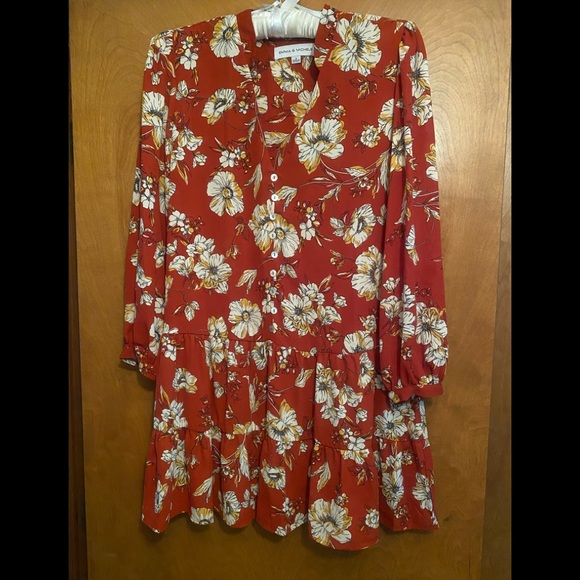 Emma & Michele Tops - NWT. Emma & Michele Boho Floral Tunic